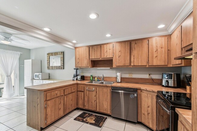 Photo - 11063 Oakdale Rd