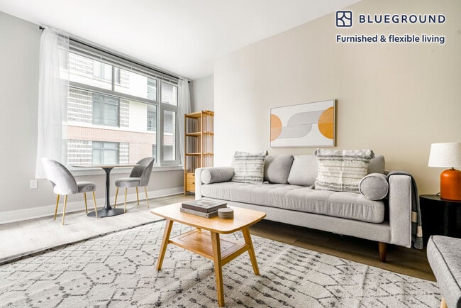 Building Photo - 4924 St Elmo Ave Unit FL5-ID1100