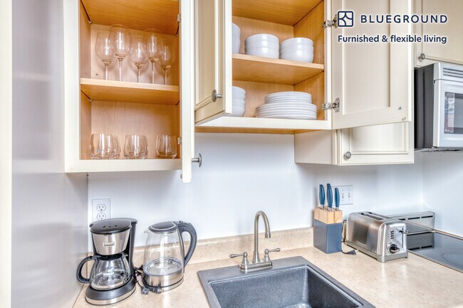 Photo - 11 Hereford St Unit FL4-ID560