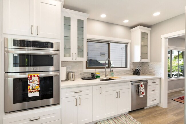 Photo - 4042 1st Ave NE Unit SI ID1341973P