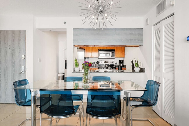 Photo - 1 SE 12th St Unit FL35-ID1047090P