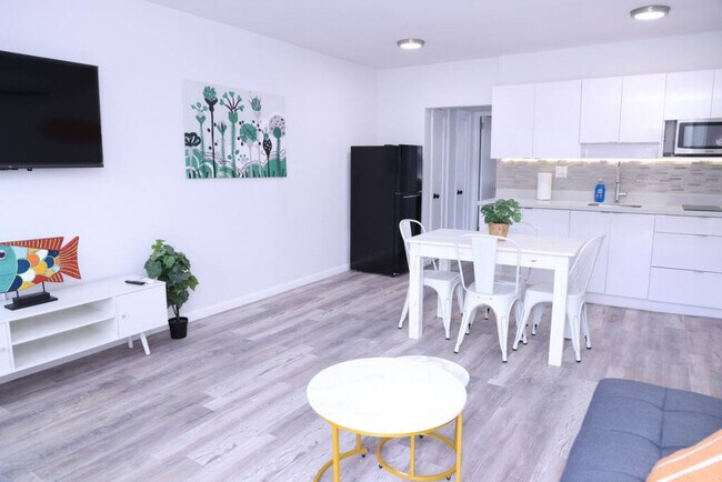 Photo - 1109 Douglas Rd Unit ID1056520P