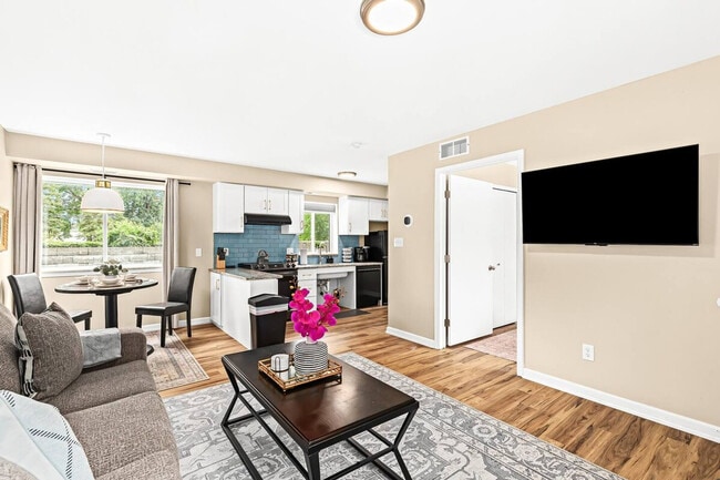 Building Photo - 18415 Sharon Ln Unit SI ID1054652P