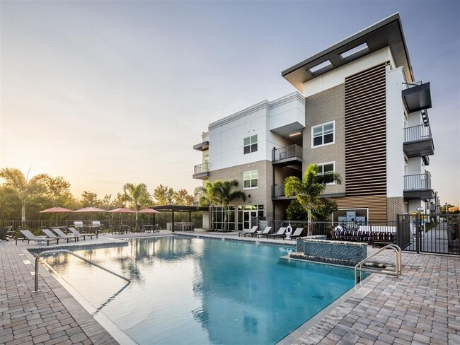 Photo - 10X Tarpon Springs