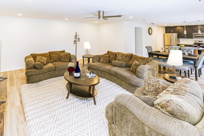 Photo - 25 Prince John Ln Unit ID1252443P