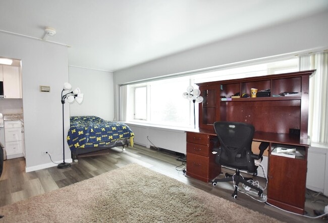 Building Photo - 555 E William St Unit 3K