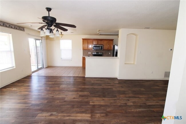 Photo - 5707 Schneider Dr