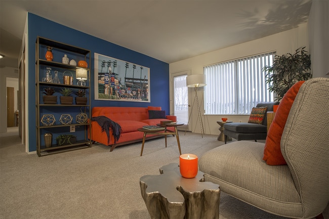 Photo - Lakeside Terrace Apartments