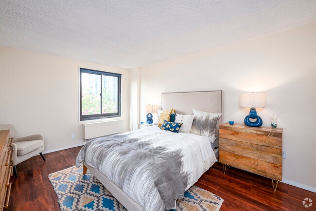 1BR, 1BA – 721SF - Bedroom - Riverside Apartments