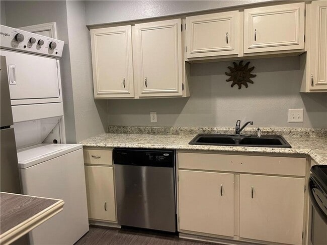 Photo - 1161 Lake Ave Unit 222