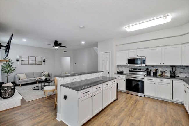 Photo - 2200 Glenbrook St Unit ID1019560P