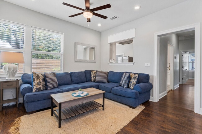 Photo - 134 Lee St Unit SI ID1473639P