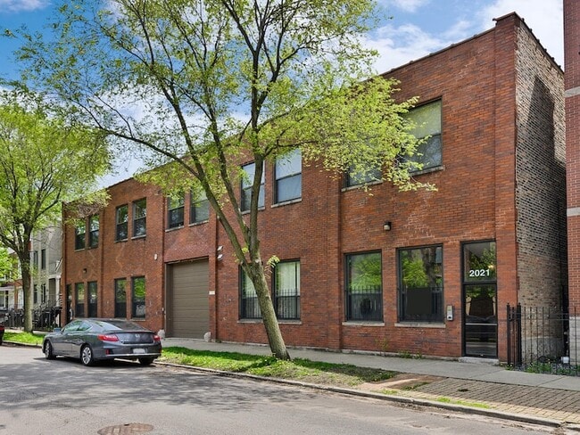 Building Photo - 2015 W Race Ave Unit 120