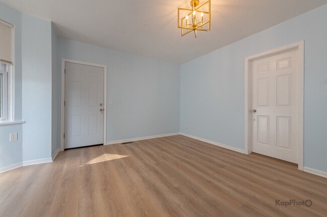 Photo - 2821 S Emerald Ave Unit 1R