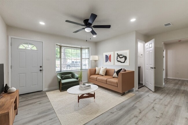 Photo - 2908 Scottsbluff Dr