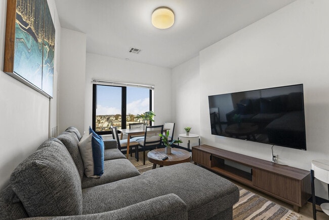 Photo - 600 Broadway-SI ID1240289P Unit SI ID1240289P