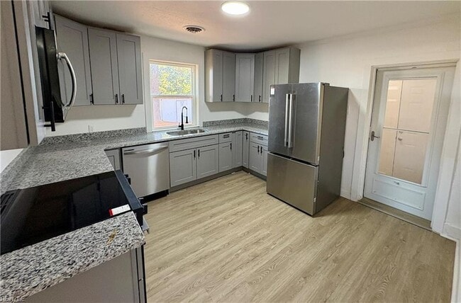 Photo - 889 W Main St