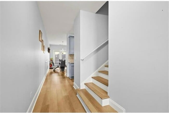 Photo - 2304 Oakton Pl