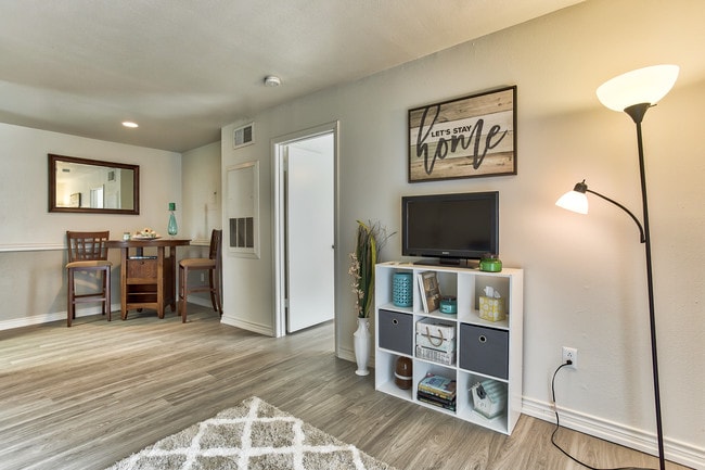 Cozy space to come home to. - Indian Run Apartments