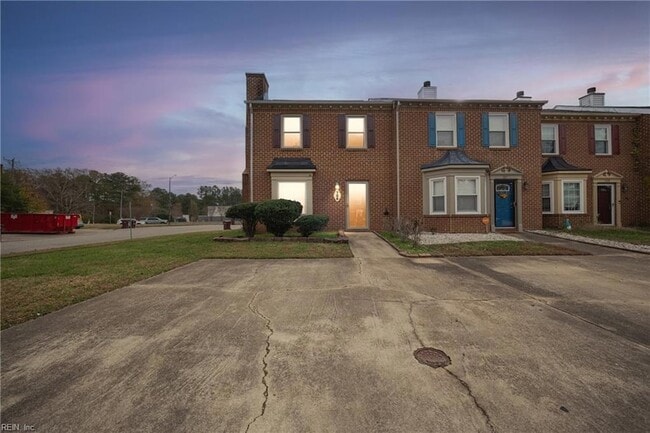 Building Photo - 725 Mill Landing Rd