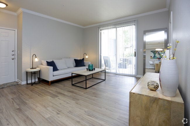 2BR, 1BA - 908 SF - Haven 124 at Eastlake Station