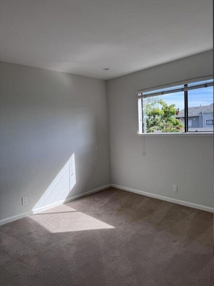 Photo - 802 Juno Ln