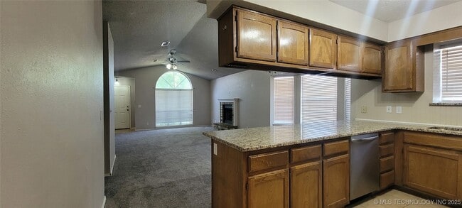 Photo - 2201 W Quinton St