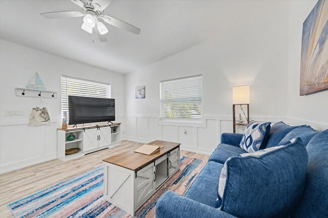 Building Photo - 711 E Gulf Blvd Unit ID1366621P