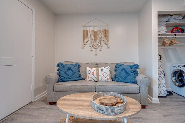 Building Photo - 801 Hillview Heights Unit ID1261666P