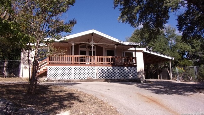 Photo - 252 Sir Winston Dr