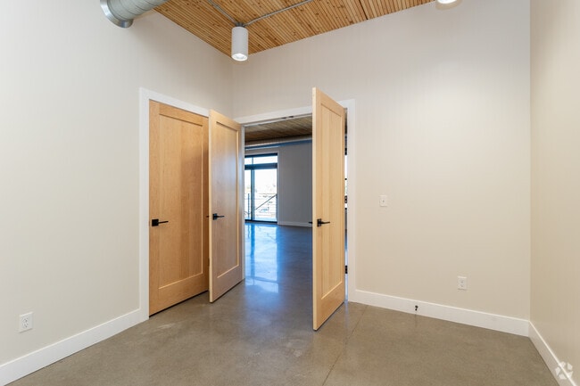 2BR, 2BA - 1,475SF - Den - Railyard Flats
