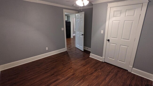 Photo - 2009 W Shaw St