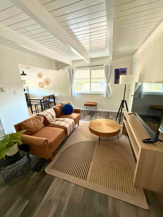 Photo - 2312 Bonar St Unit ID1310766P