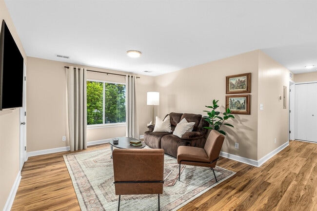 Building Photo - 18423 Sharon Ln Unit ID1032353P