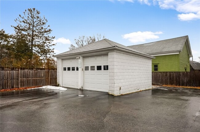 Photo - 292 Pleasant St