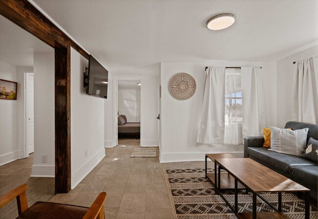 Photo - 2904 Berwick St Unit ID1310518P