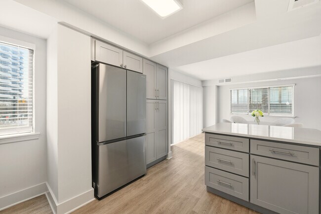 Photo - Cortland on South Eads