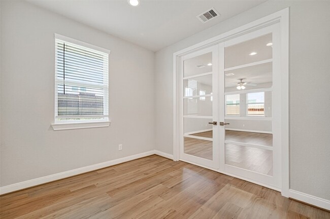 Photo - 3103 Little Gem Ln