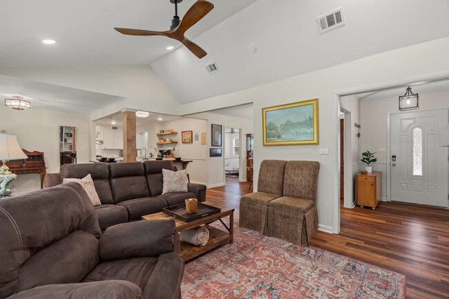 Photo - 608 S 21st Ave Unit ID1331003P