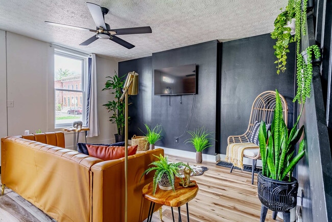 Photo - 63 E Russell St Unit SI ID1265613P