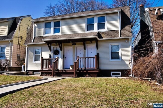 Building Photo - 116 Maple Ave Unit 4