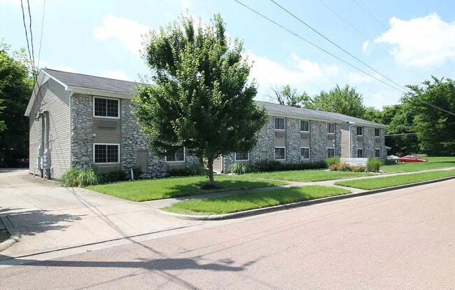 Building Photo - Riverstone Apartments