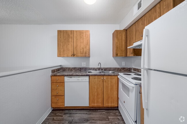 2BR, 1BA - 670SF - Kitchen - Ventura Villas