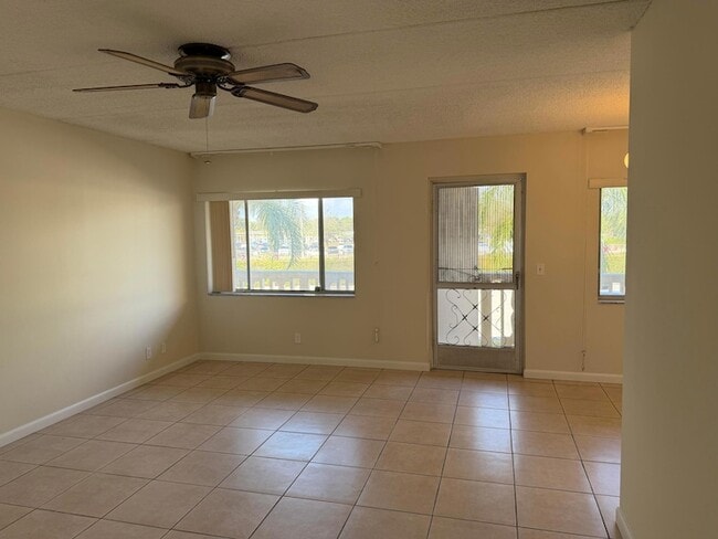 Photo - 500 Village Green Cir Unit 212