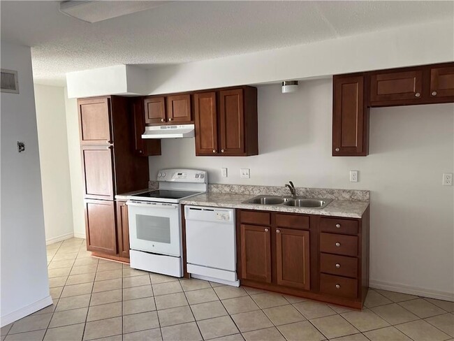 Photo - 824 Early St