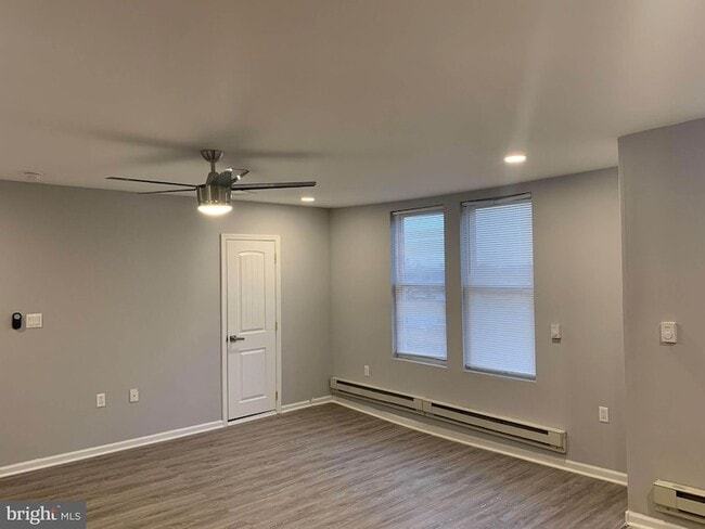 Building Photo - 6001 N 17th St Unit 102