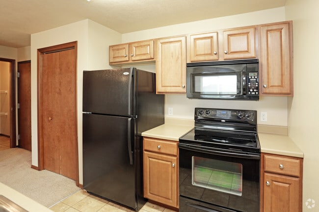 Kitchen - Harper Point Apartments