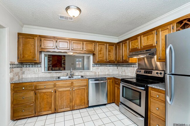 Photo - 9821 Siegen Ln