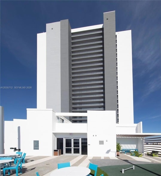 Photo - 16385 Biscayne Blvd Unit 519