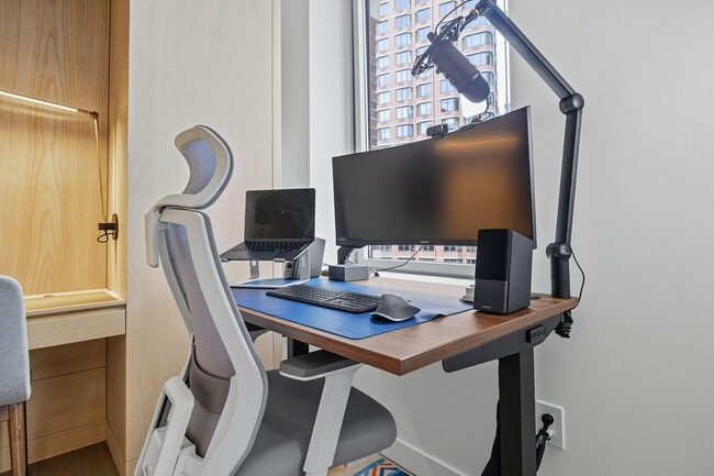 Photo - 84 William St Unit FL14-ID1290851P